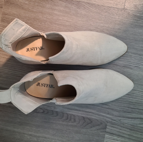 JustFab Day & Night Slip-on Bootie - Picture 4 of 6